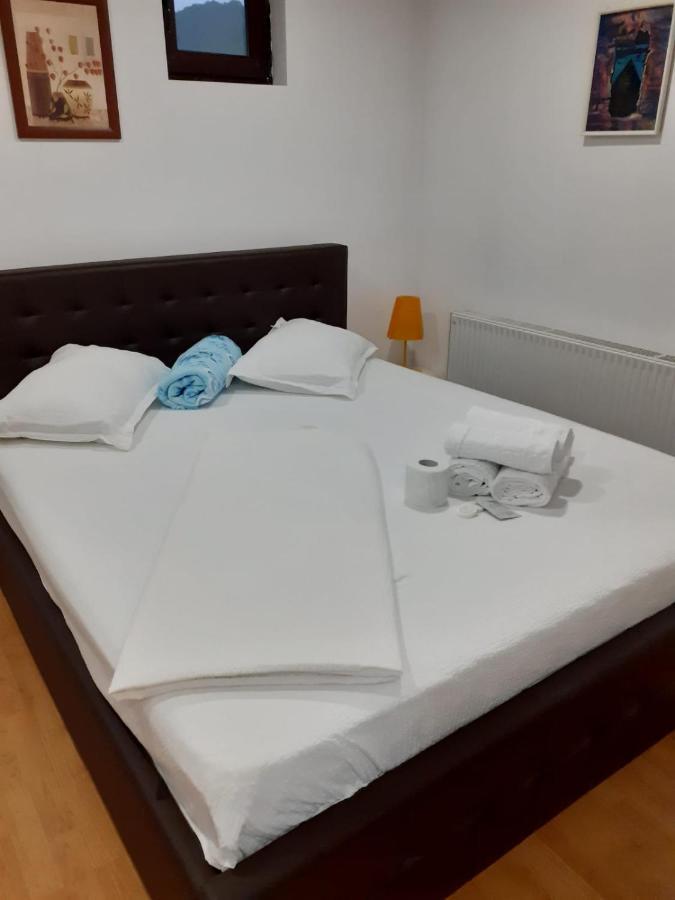 Appartamento Apartament Relax Călimăneşti Esterno foto