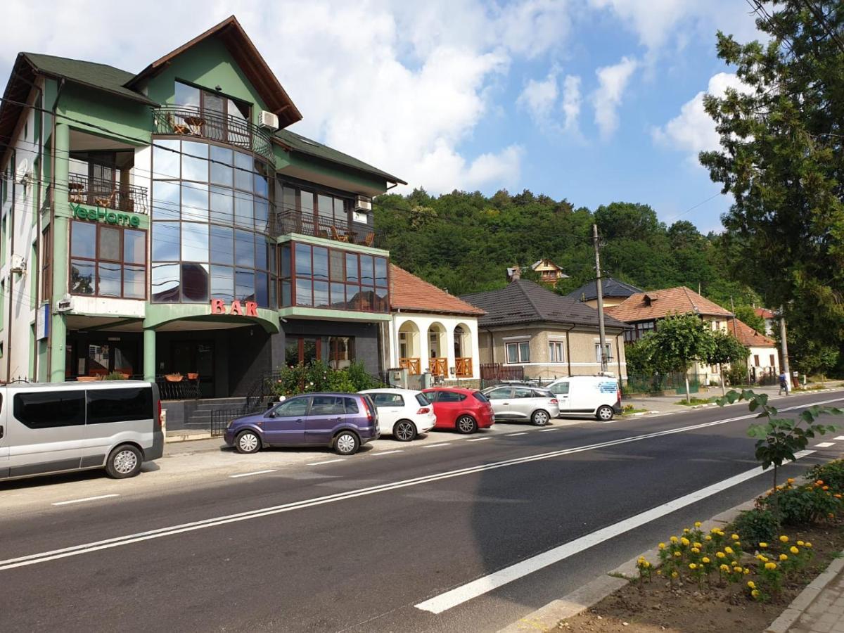 Appartamento Apartament Relax Călimăneşti Esterno foto